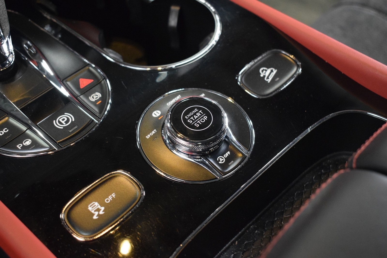 Thumbnail: 2022 Bentley Bentayga - 36