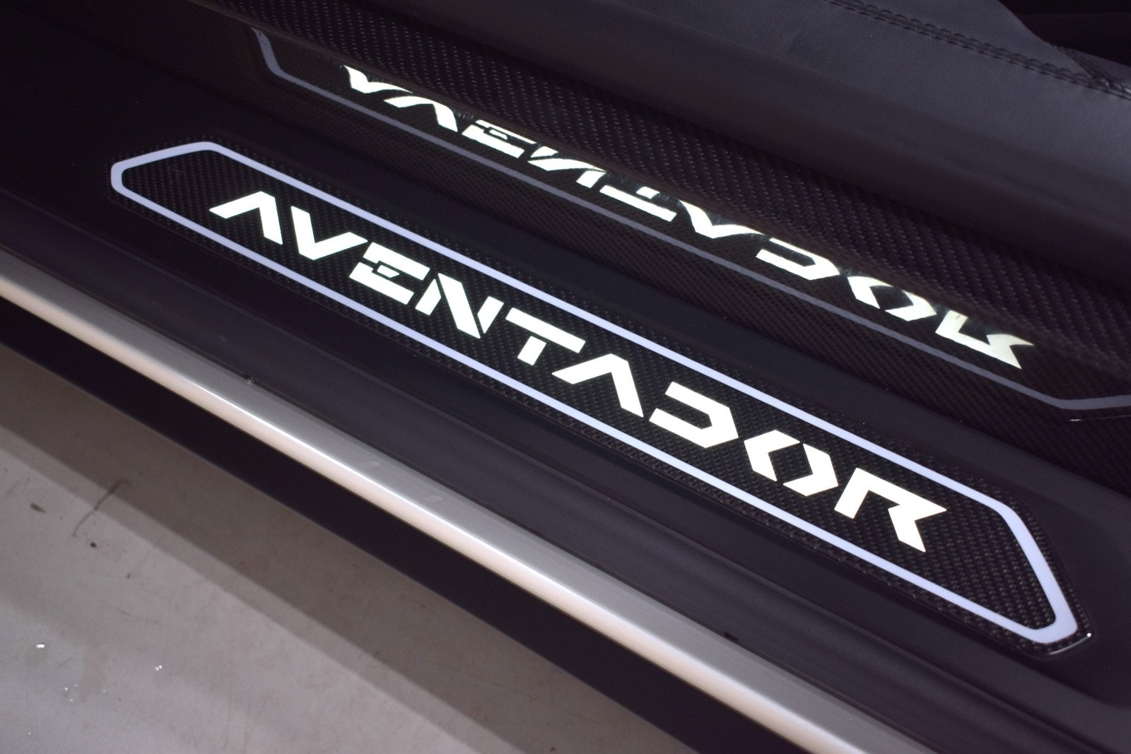 Thumbnail: 2019 Lamborghini Aventador - 39