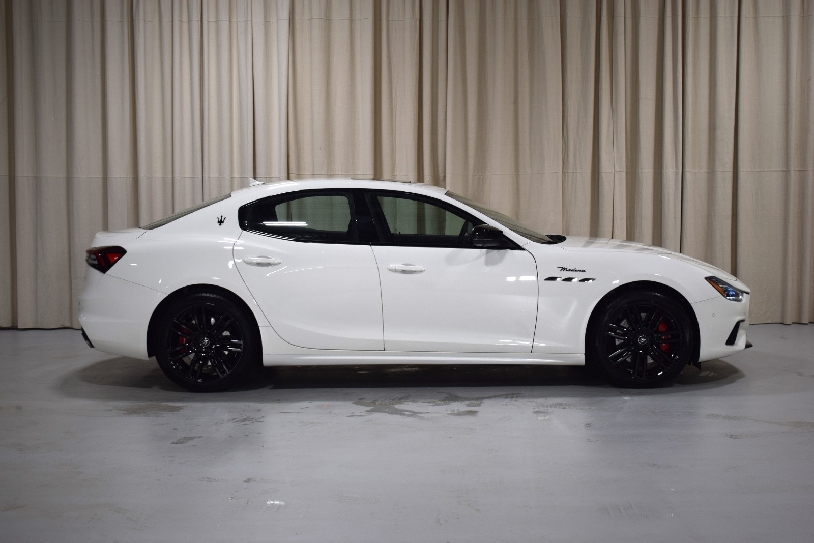 Thumbnail: 2024 Maserati Ghibli - 16