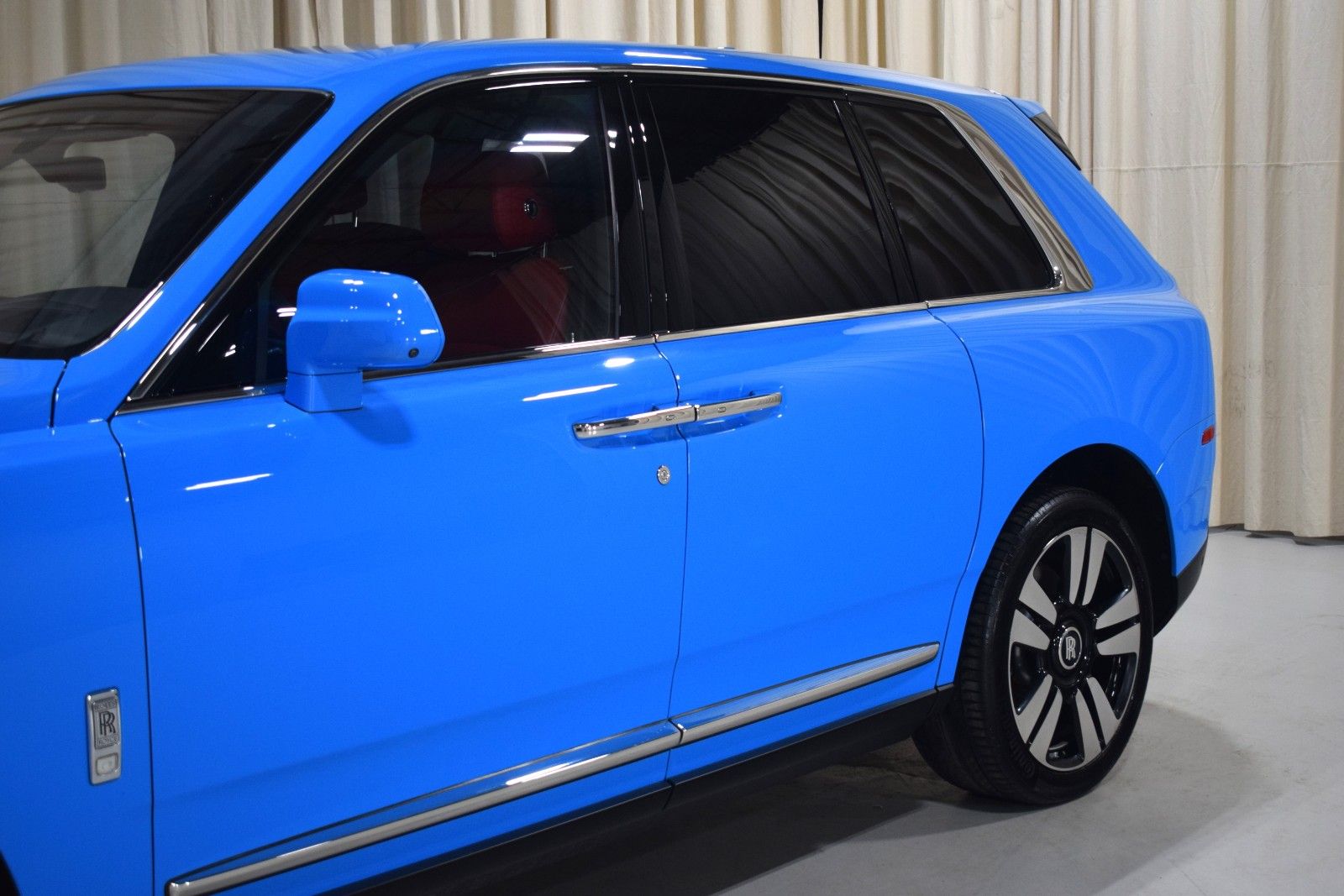 Thumbnail: 2022 Rolls-Royce Cullinan - 5