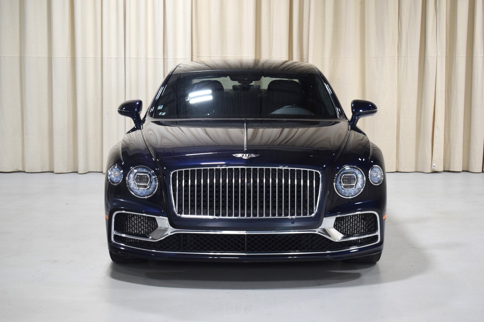 Thumbnail: 2023 Bentley Flying Spur - 11