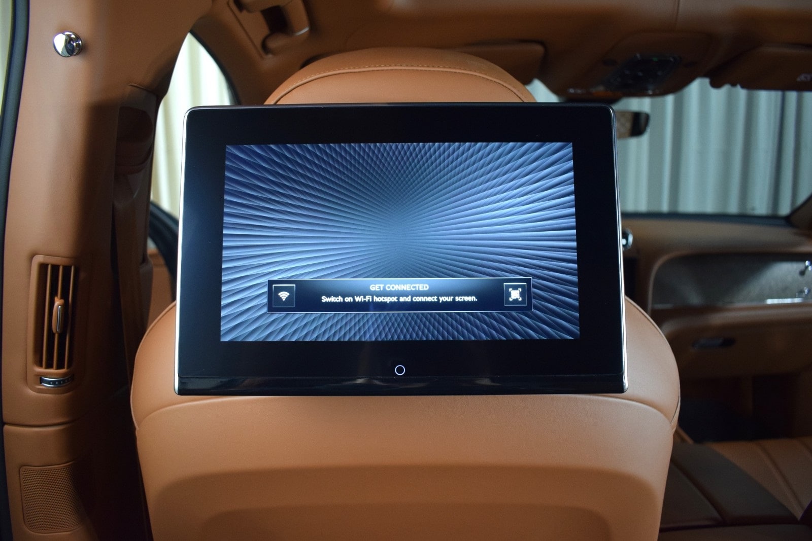 Thumbnail: 2022 Bentley Bentayga - 24