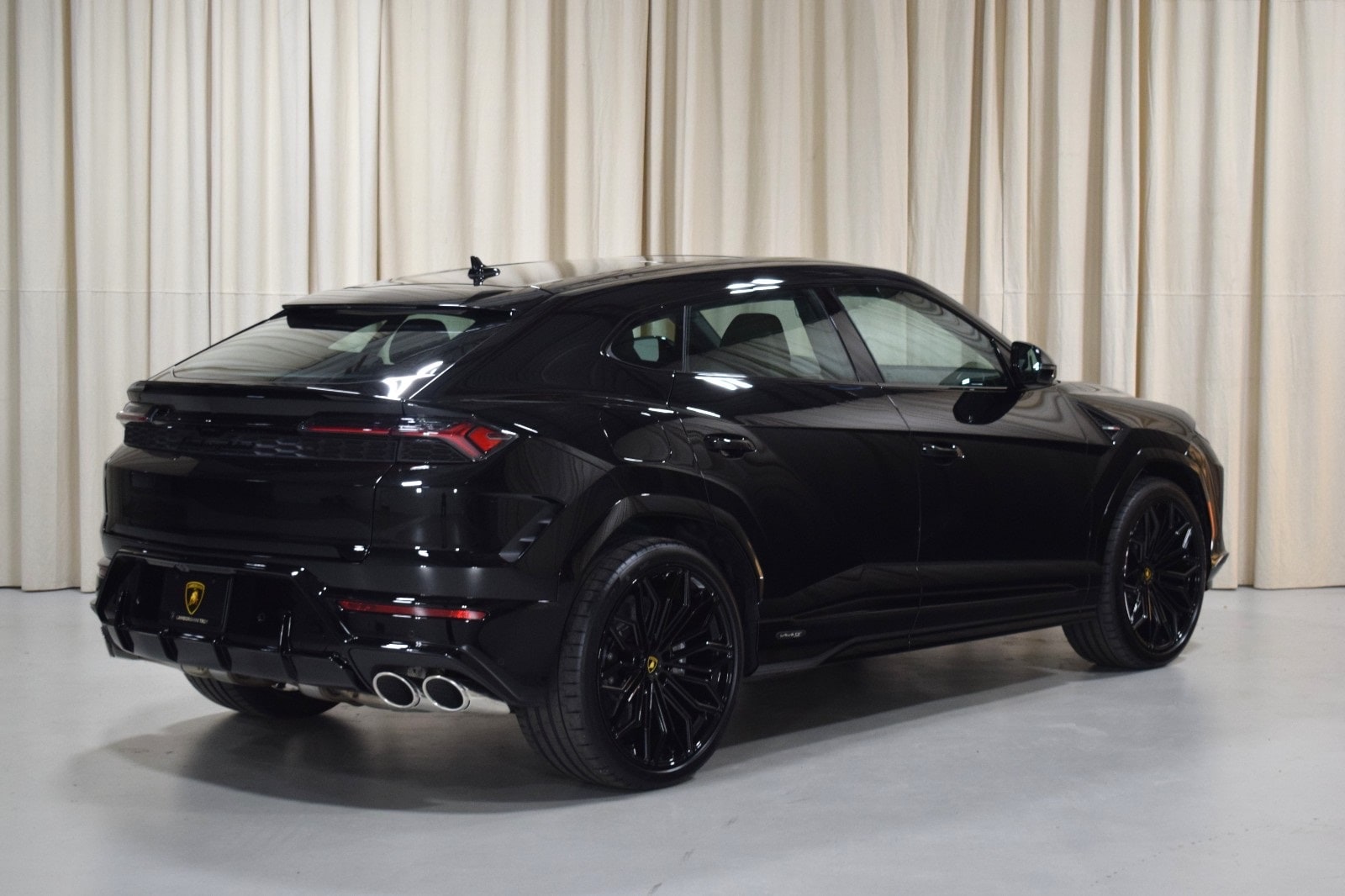 Thumbnail: 2025 Lamborghini Urus - 10