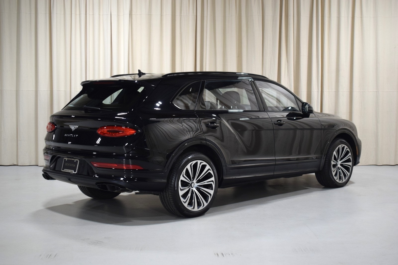 Thumbnail: 2023 Bentley Bentayga - 3