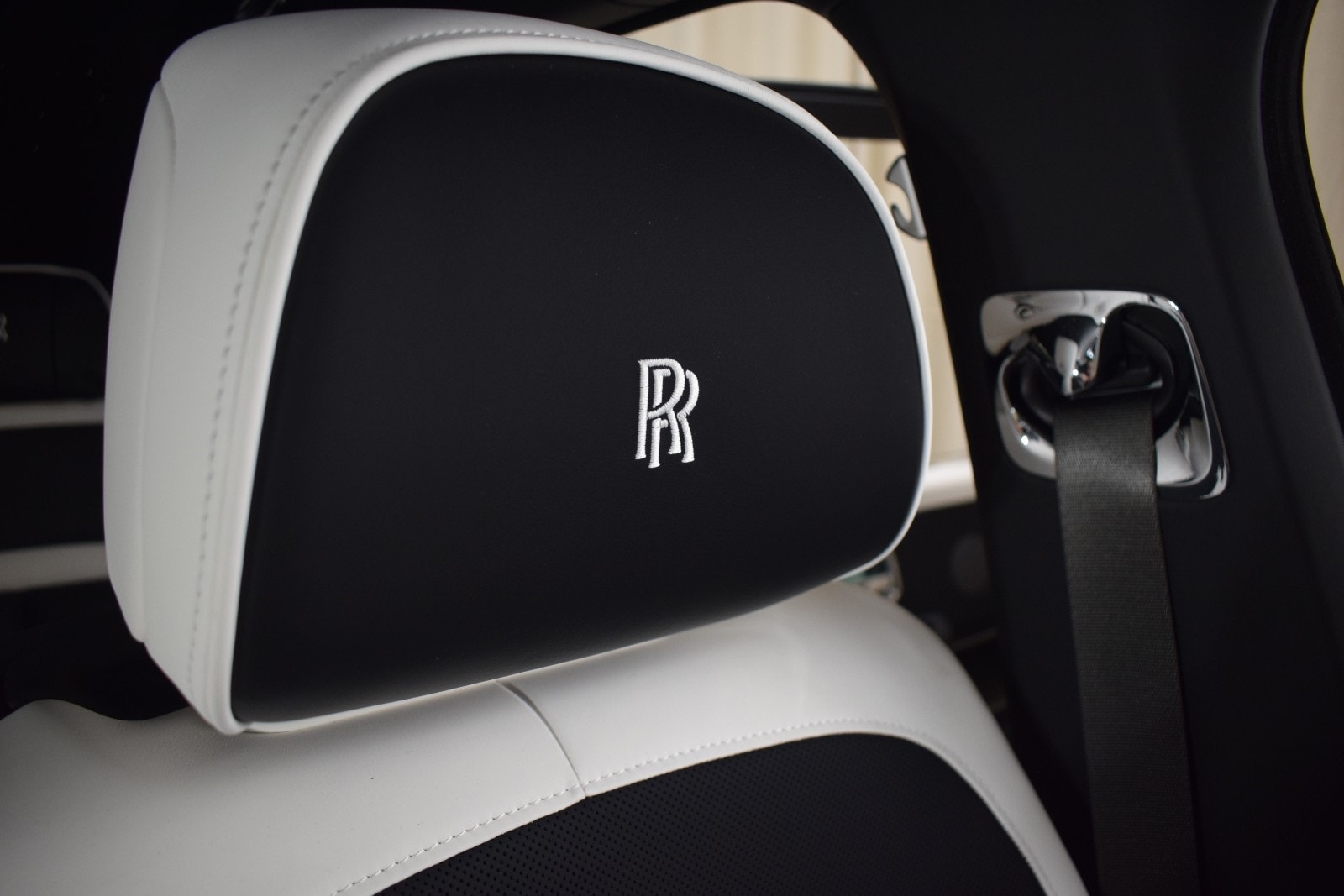 Thumbnail: 2026 Rolls-Royce Cullinan - 38