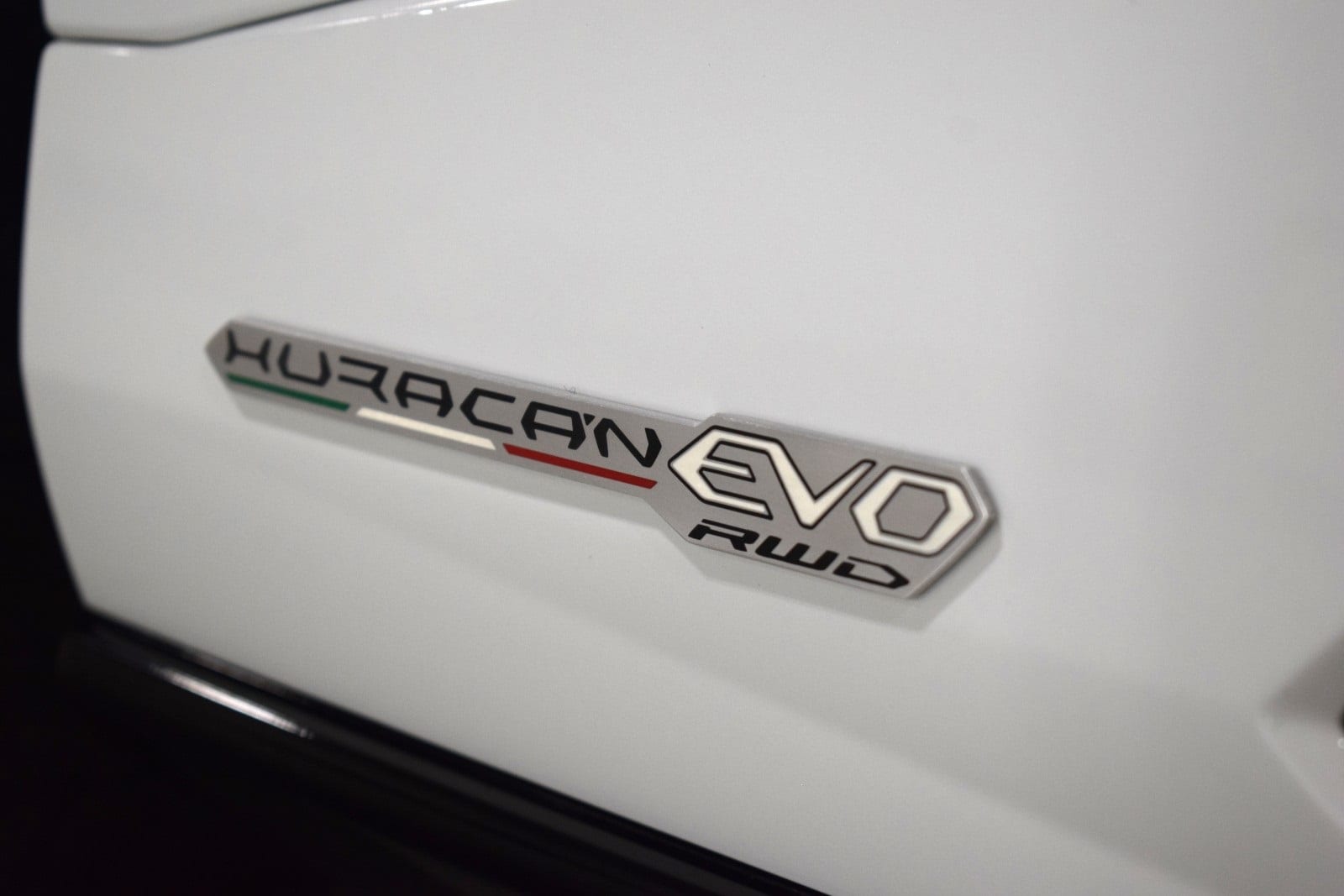 Thumbnail: 2023 Lamborghini Huracan - 13