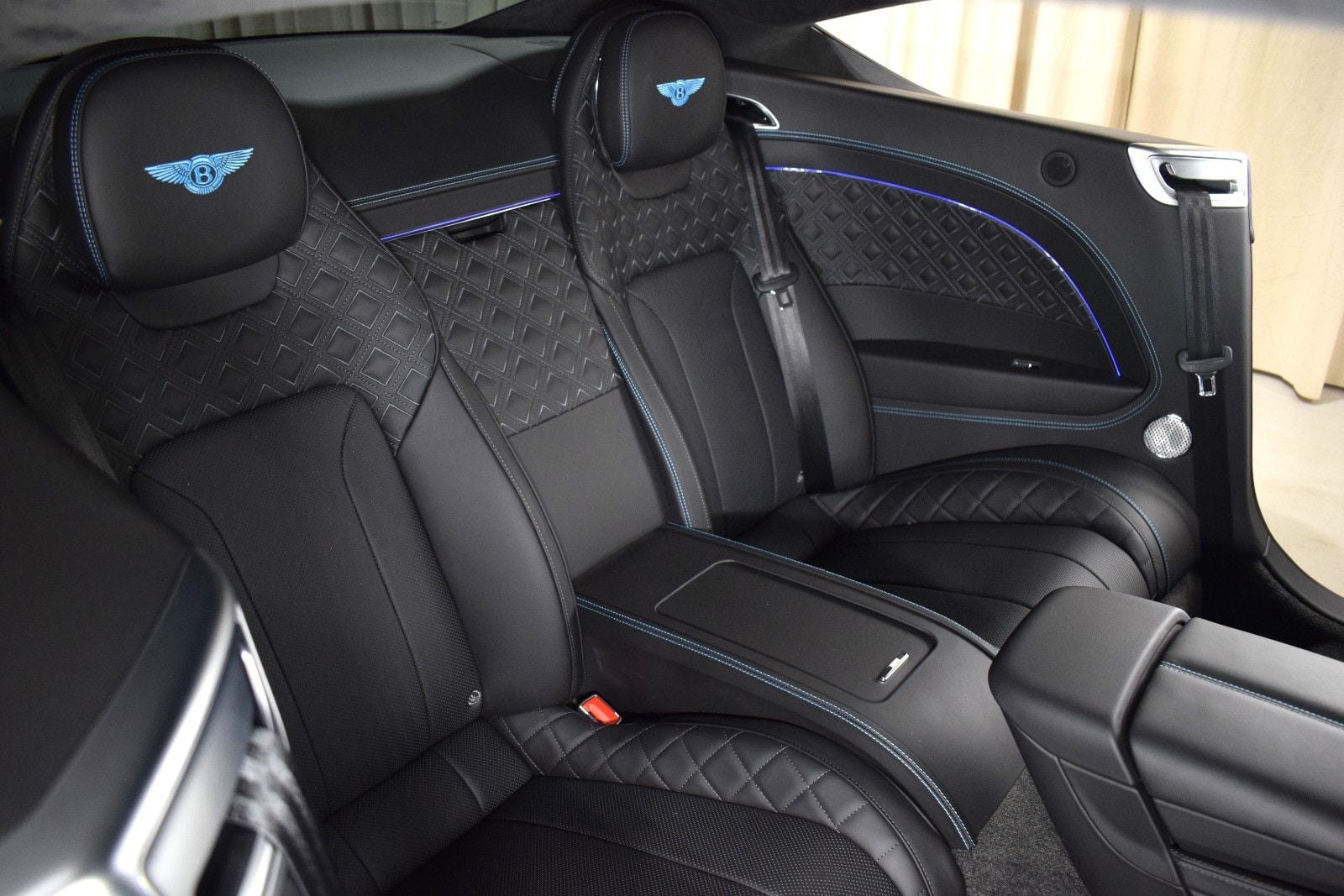 Thumbnail: 2022 Bentley Continental - 20