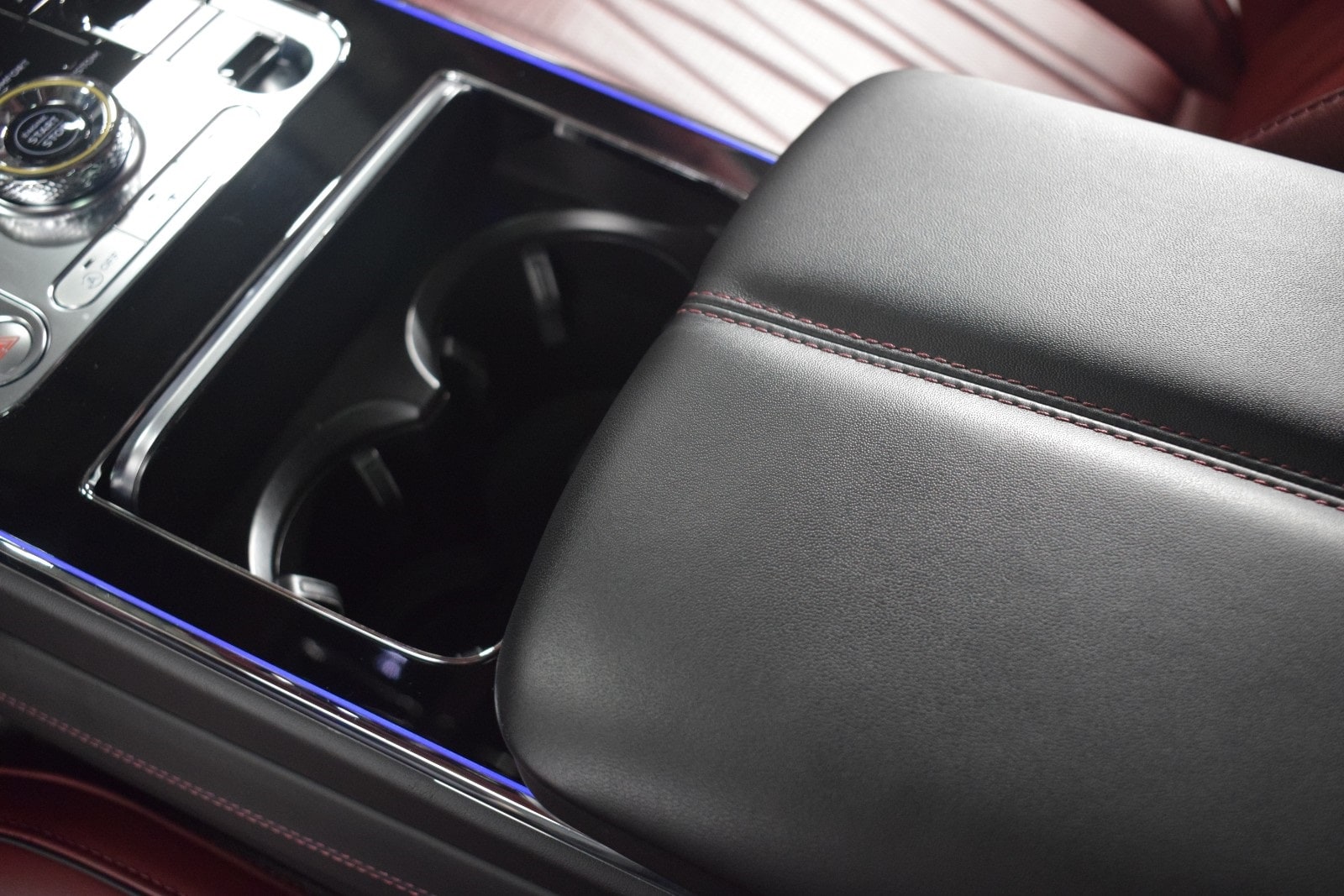 Thumbnail: 2023 Bentley Flying Spur - 36