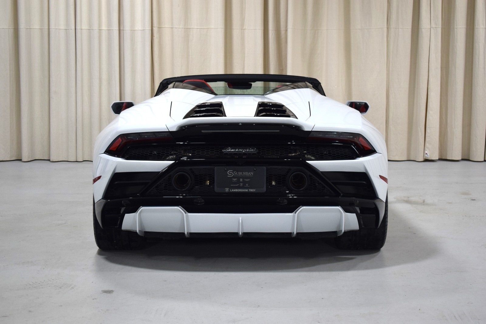 Thumbnail: 2023 Lamborghini Huracan - 14