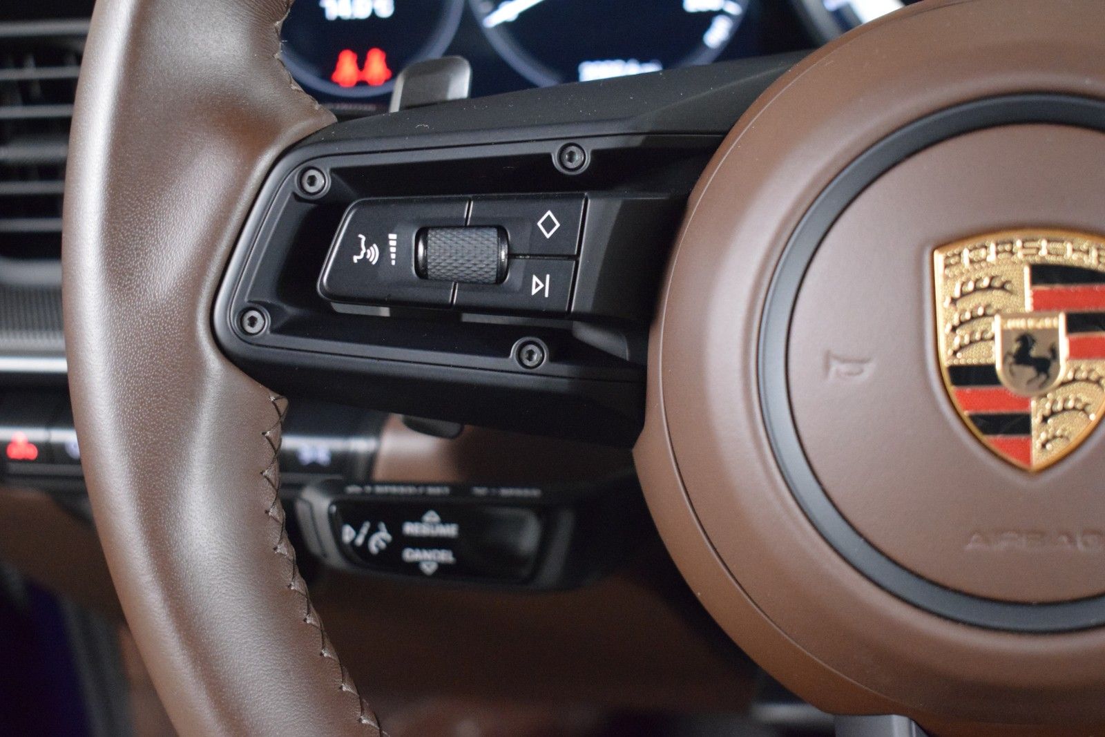 Thumbnail: 2023 Porsche 911 - 25