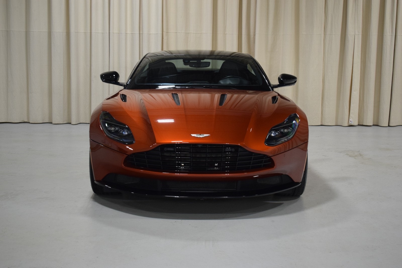 Thumbnail: 2020 Aston Martin DB11 - 8