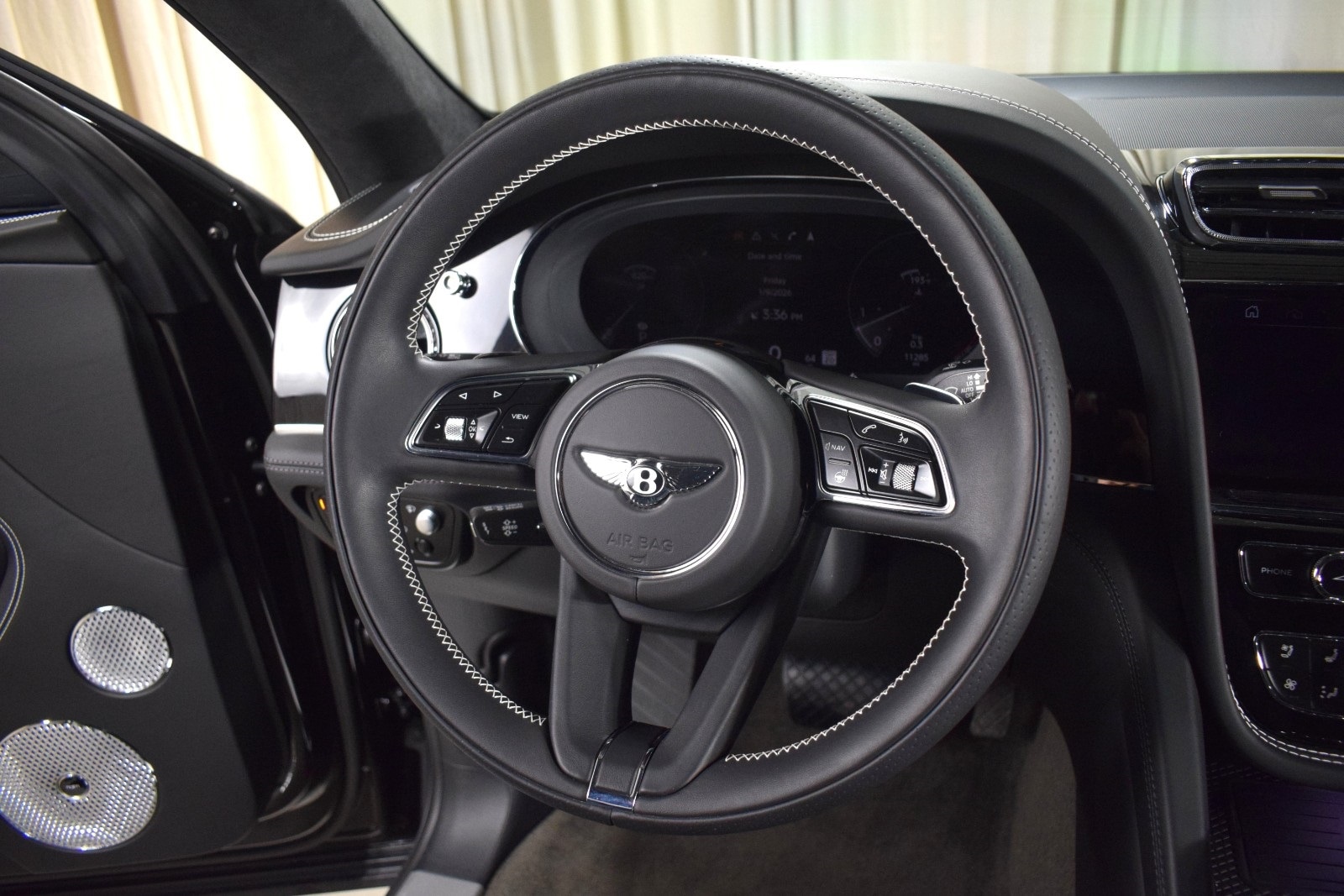 Thumbnail: 2023 Bentley Bentayga - 4