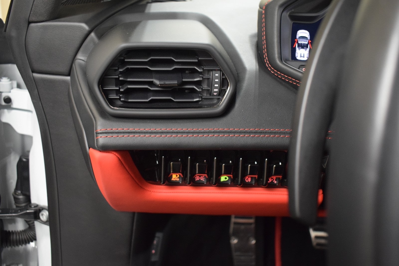 Thumbnail: 2023 Lamborghini Huracan - 27