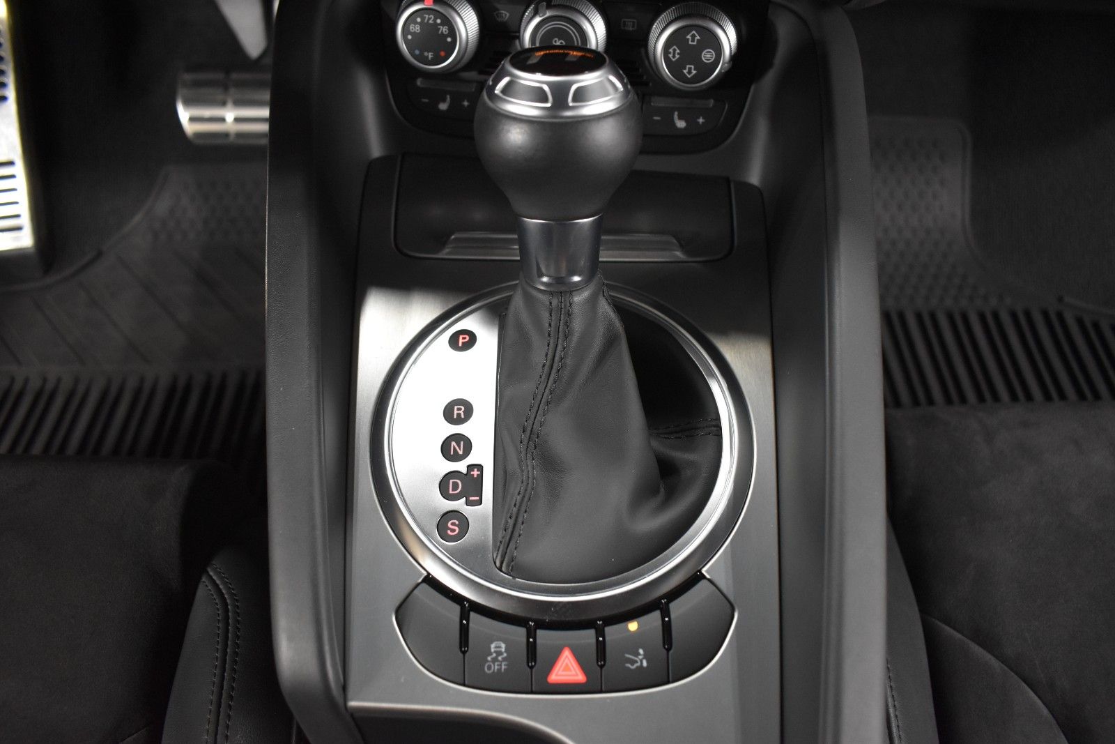 Thumbnail: 2014 Audi TT - 17