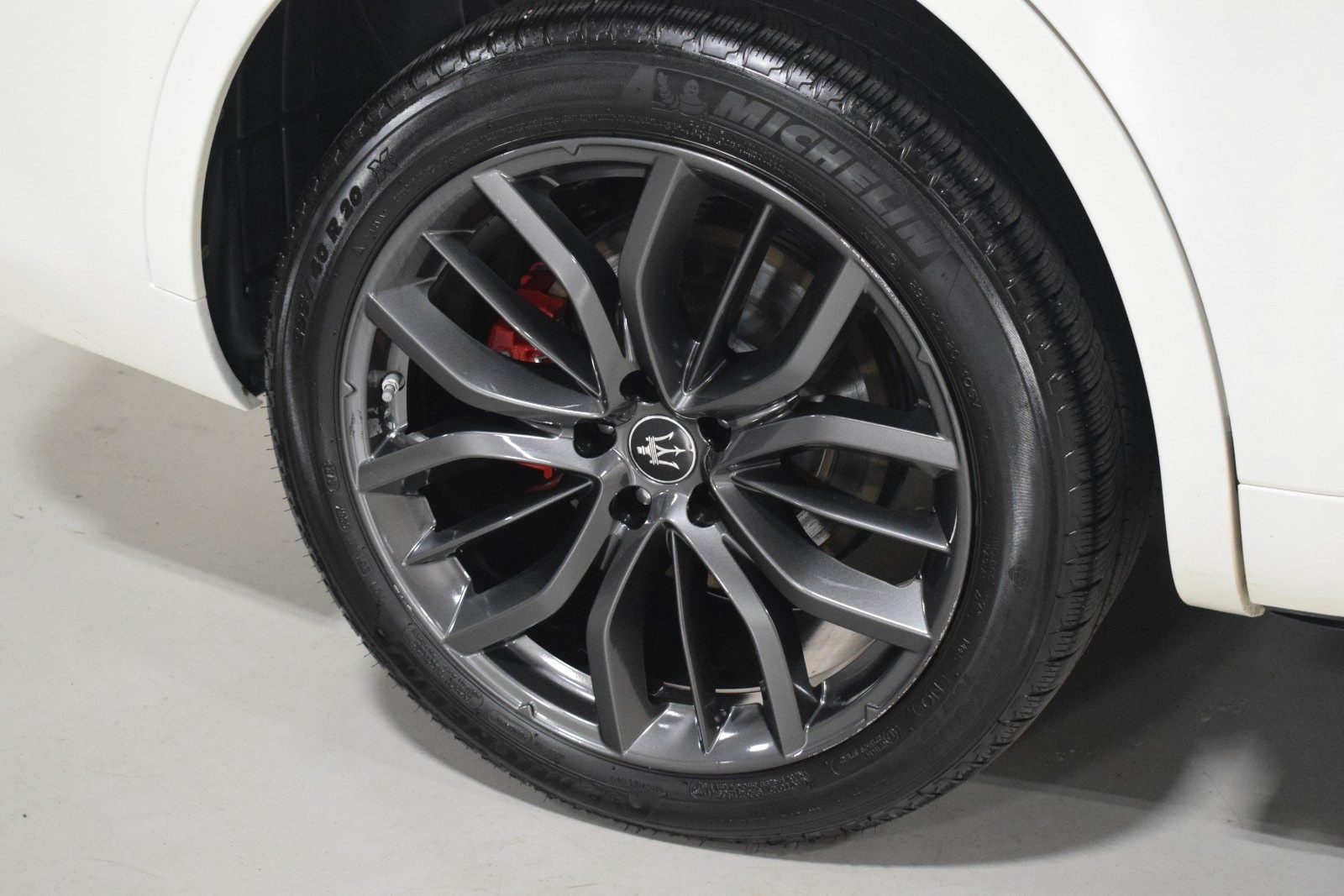 Thumbnail: 2022 Maserati Levante - 15