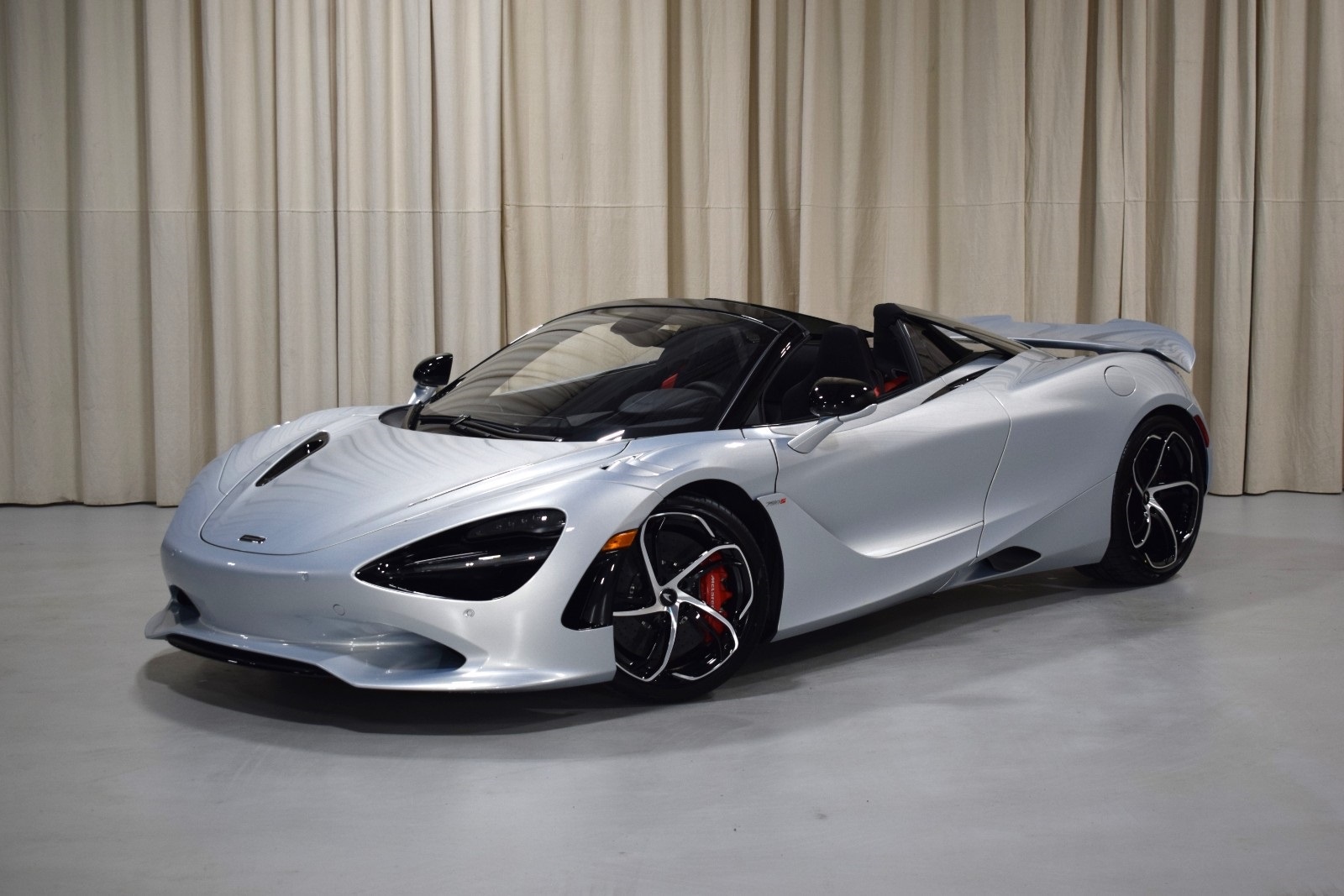 Thumbnail: 2025 Mclaren 750S - 2