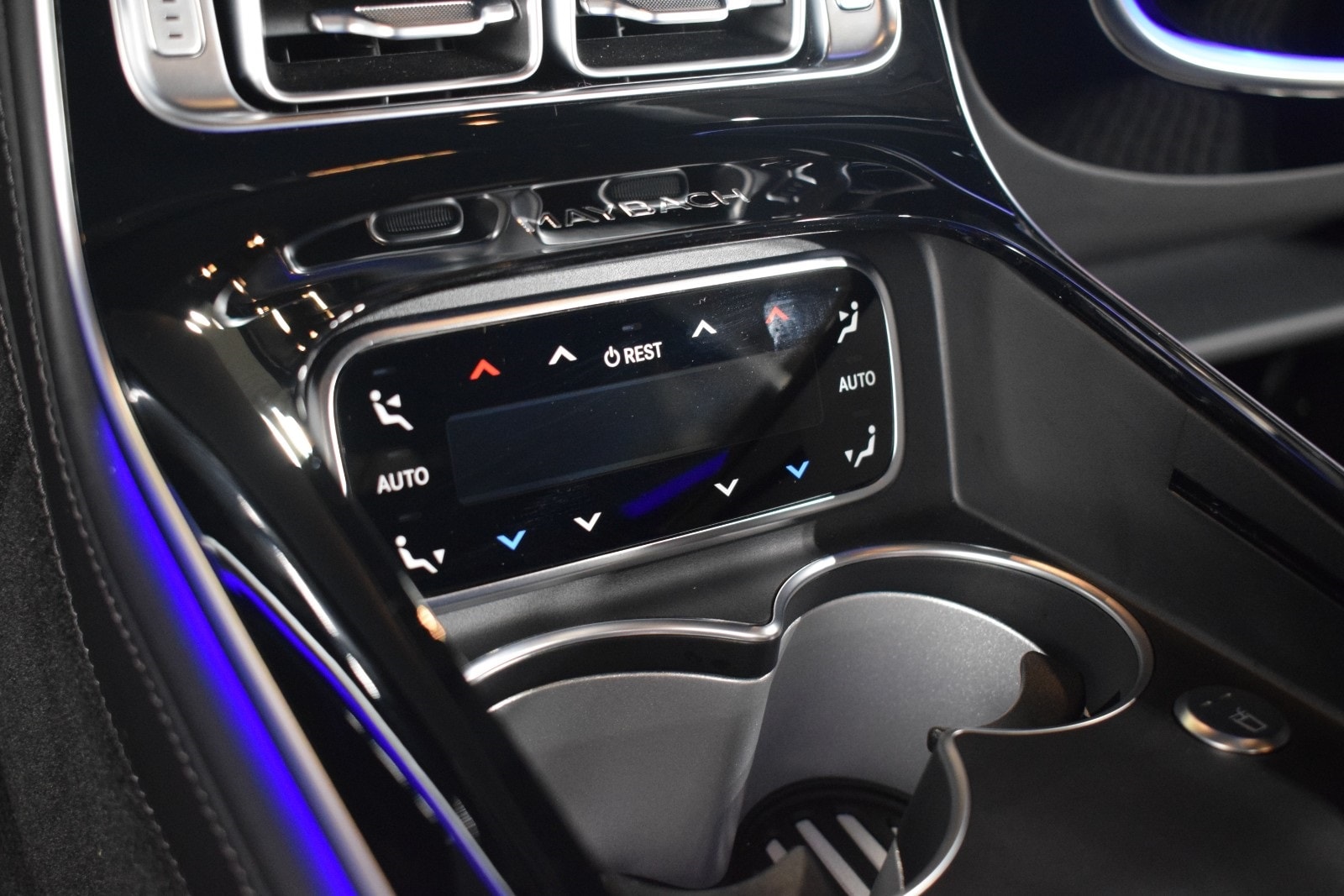 Thumbnail: 2024 Mercedes-Benz S-Class - 24