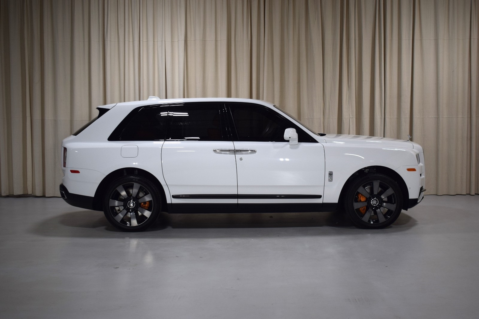 Thumbnail: 2023 Rolls-Royce Cullinan - 13
