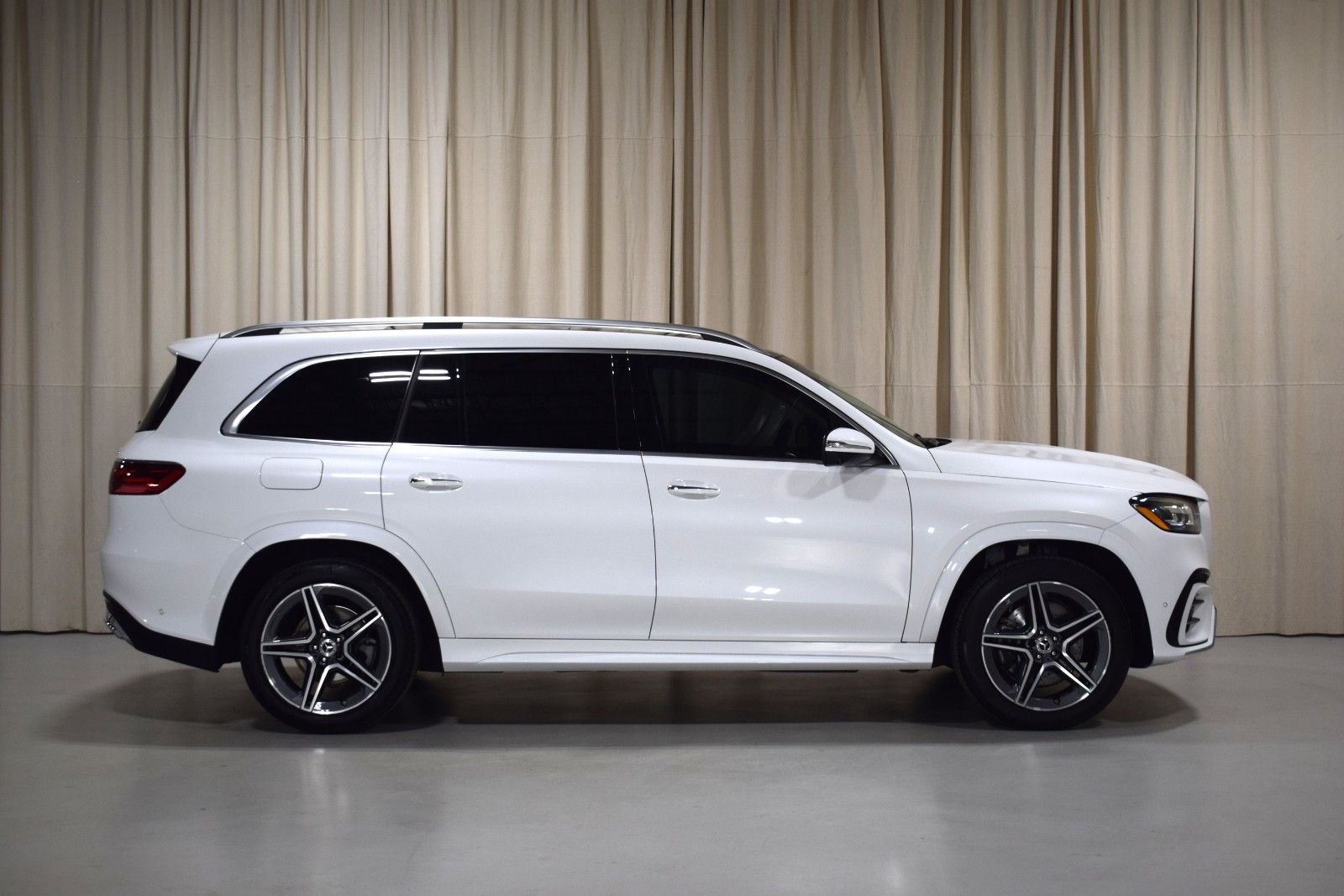 Thumbnail: 2025 Mercedes-Benz GLS - 15