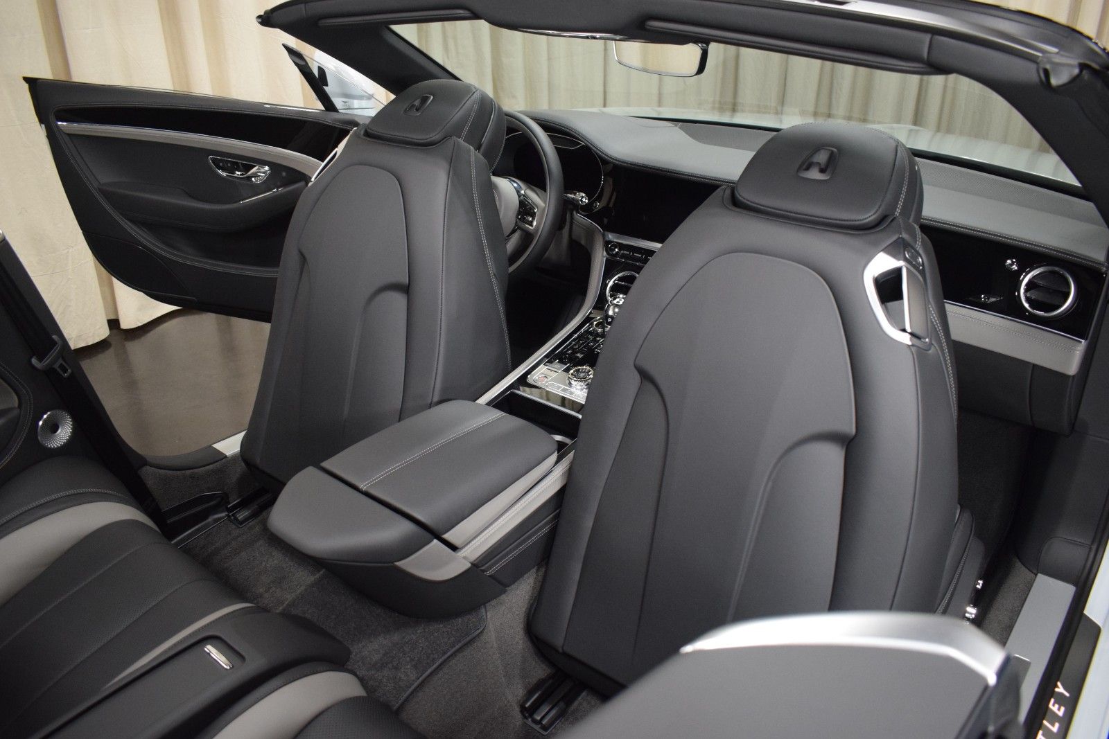 Thumbnail: 2024 Bentley Continental - 25