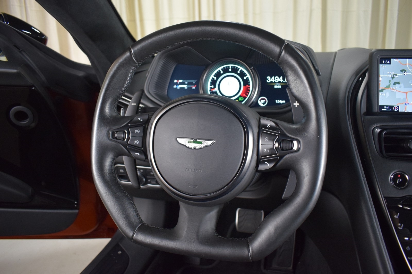 Thumbnail: 2020 Aston Martin DB11 - 24