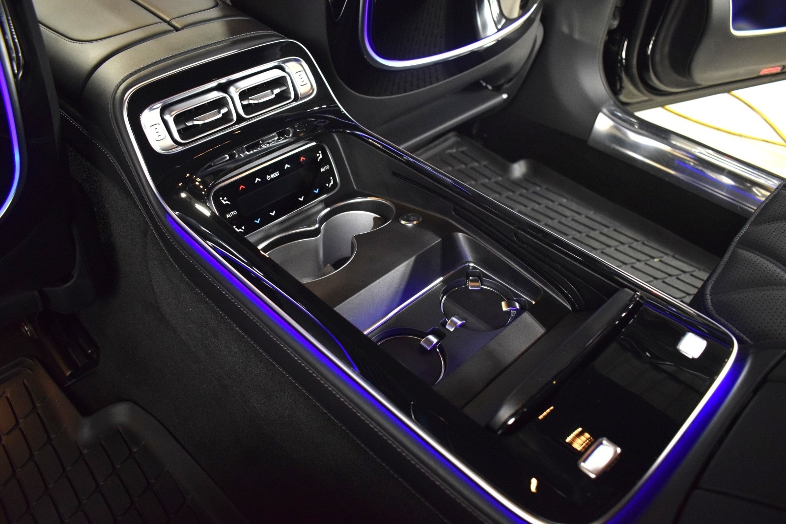 Thumbnail: 2024 Mercedes-Benz S-Class - 25