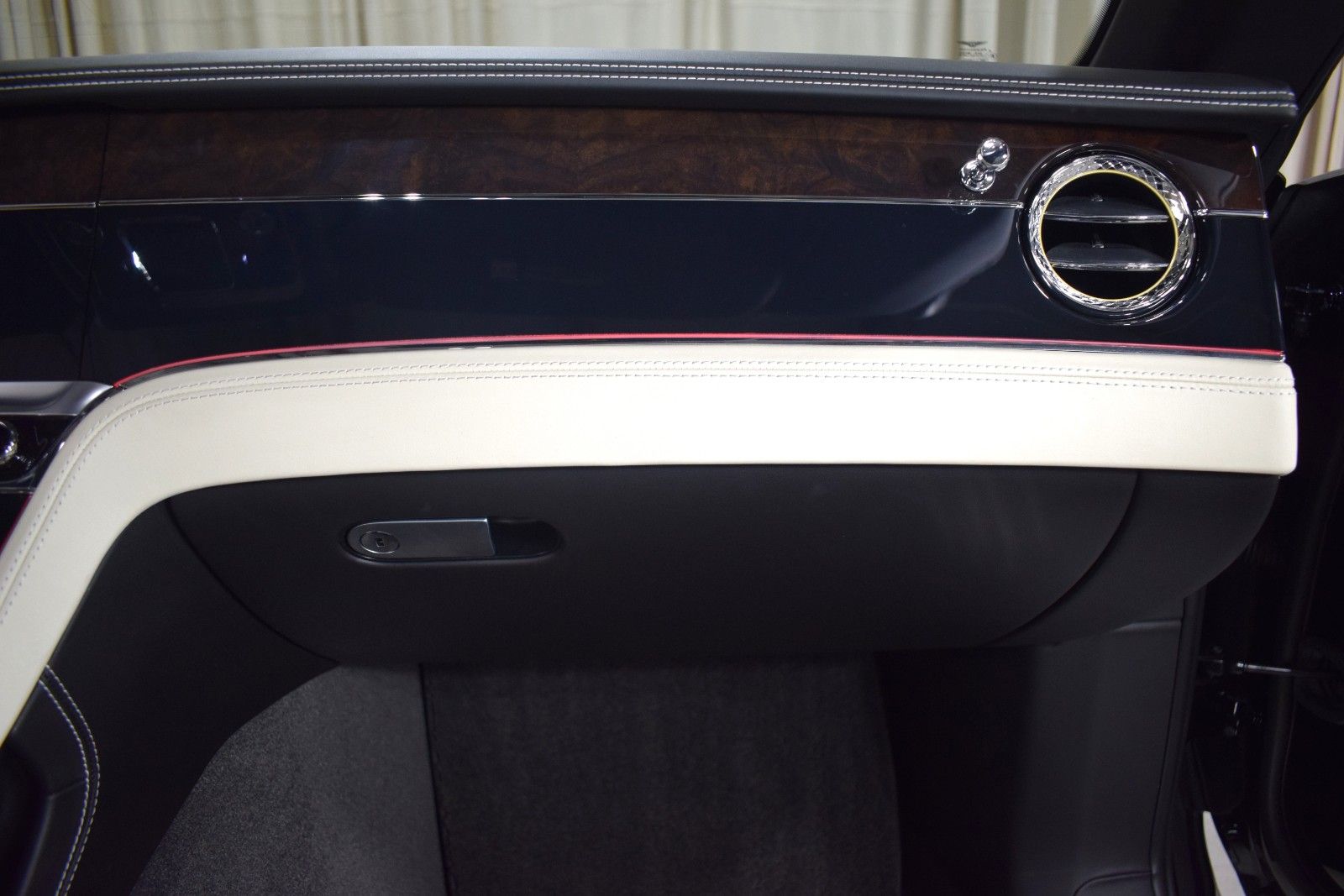 Thumbnail: 2020 Bentley Continental - 24