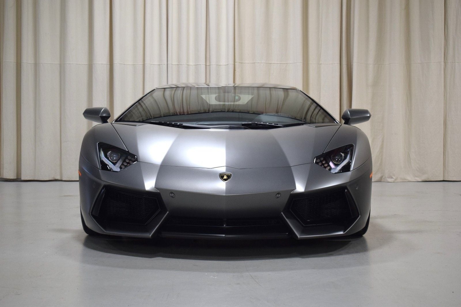 Thumbnail: 2016 Lamborghini Aventador - 9