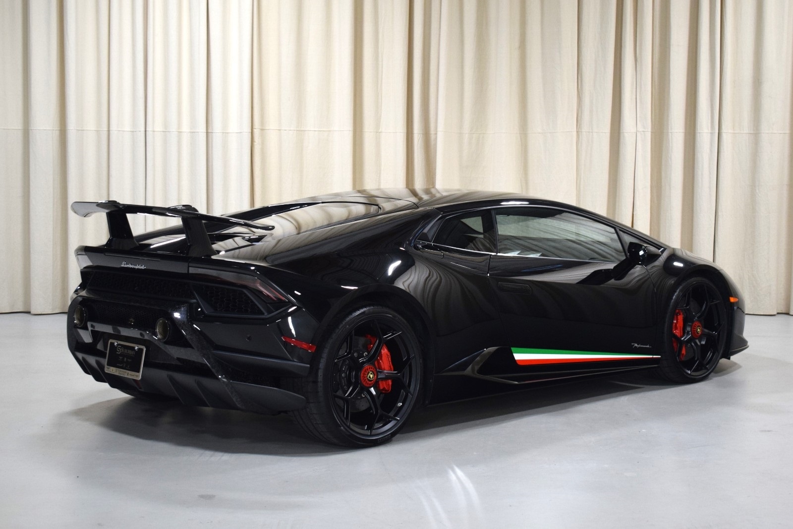 Thumbnail: 2019 Lamborghini Huracan - 10