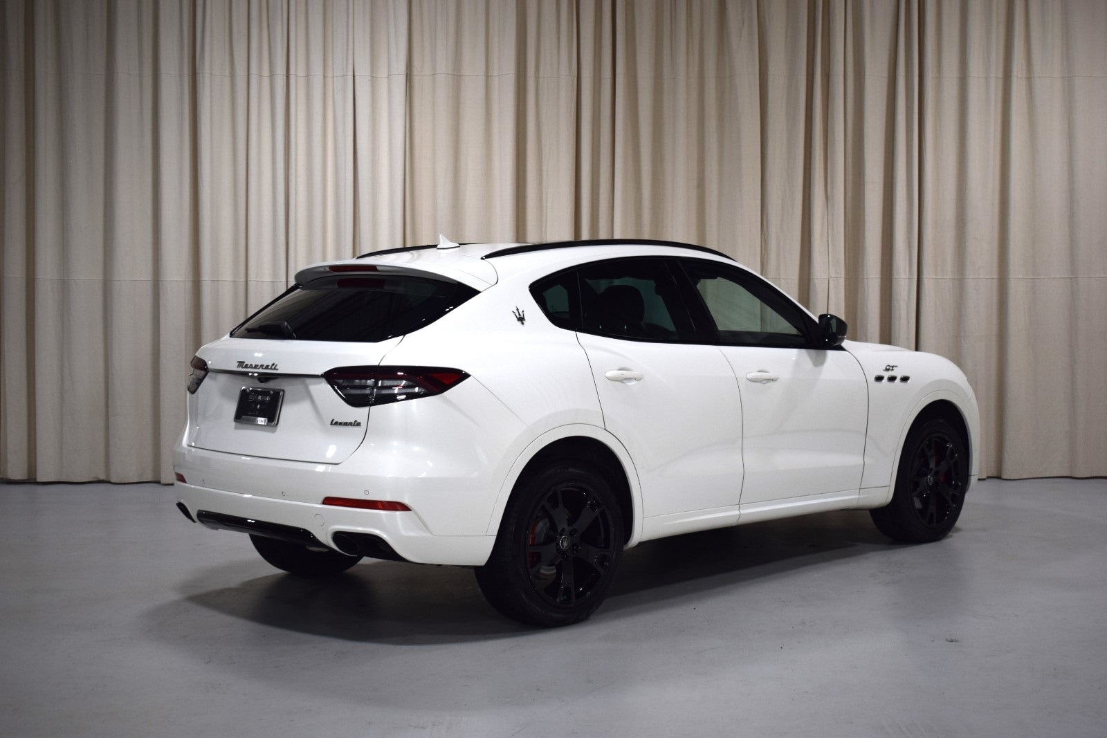 Thumbnail: 2022 Maserati Levante - 11