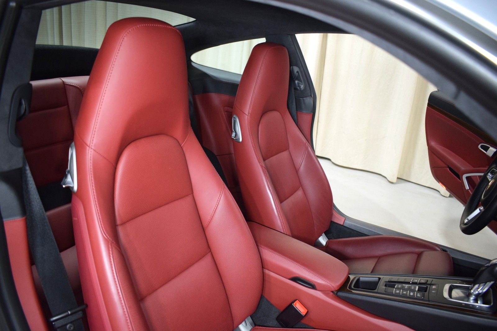 Thumbnail: 2017 Porsche 911 - 21