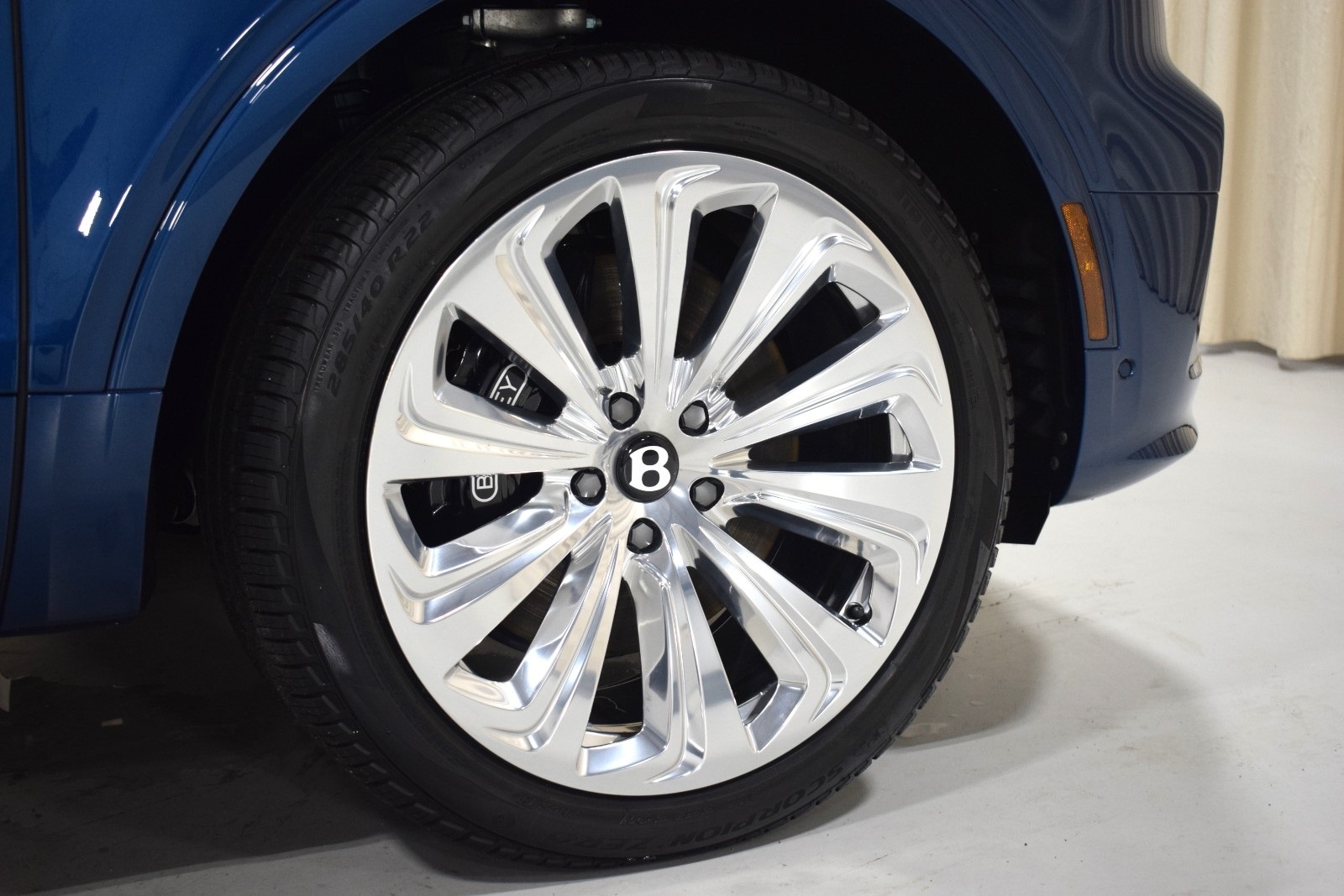 Thumbnail: 2024 Bentley Bentayga - 7
