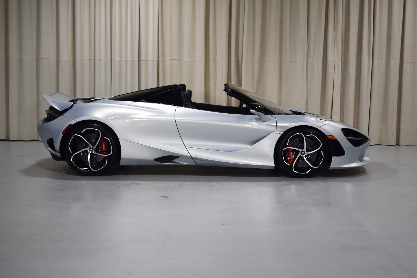Thumbnail: 2025 Mclaren 750S - 16