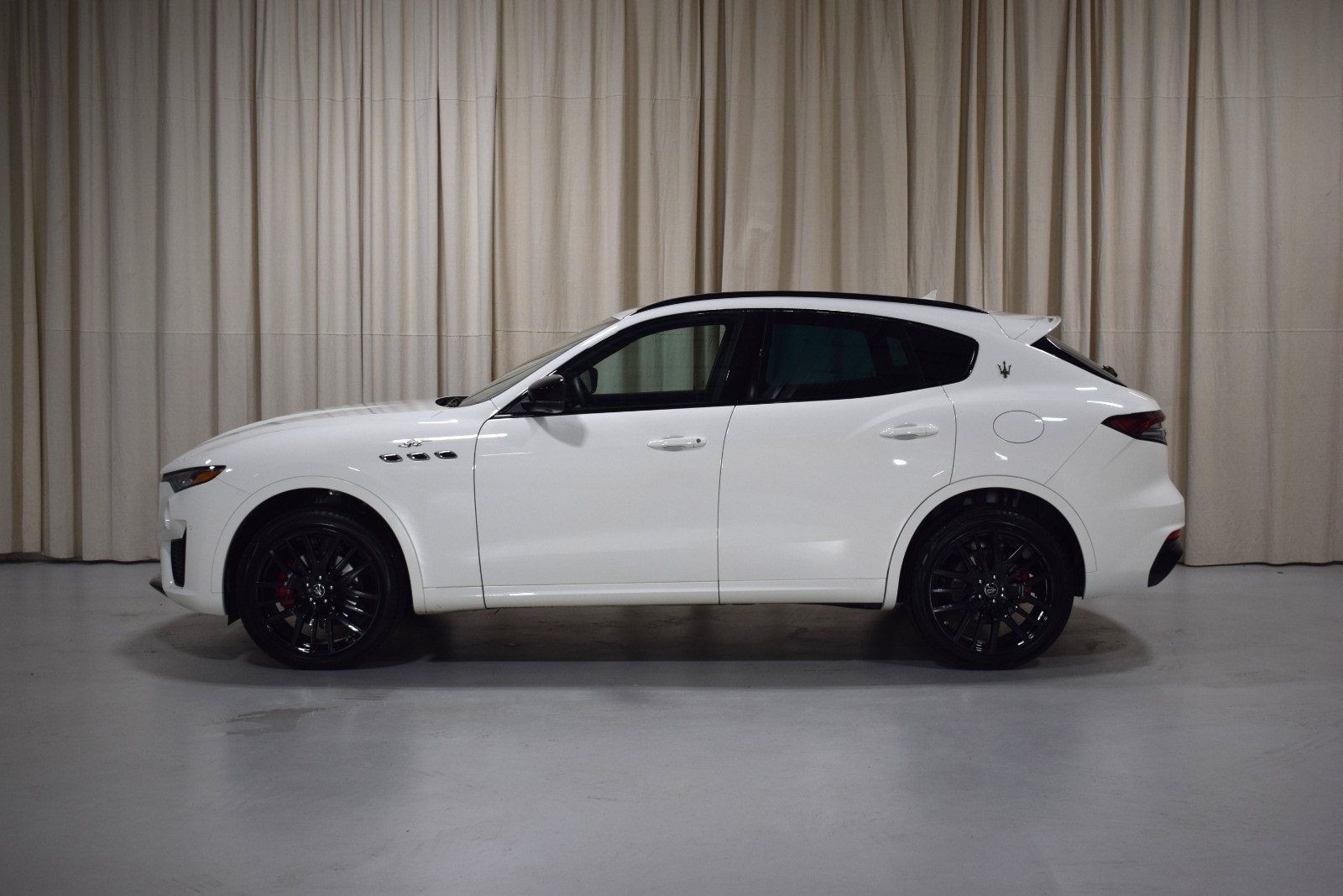 Thumbnail: 2022 Maserati Levante - 5