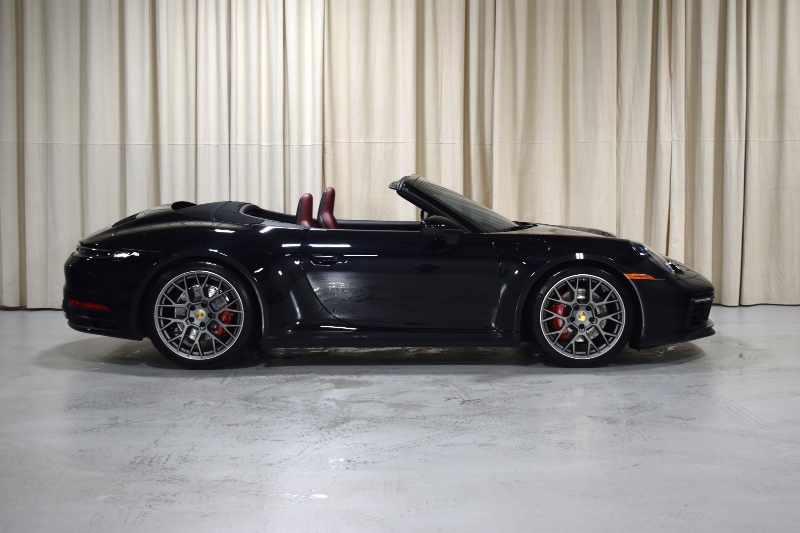 Thumbnail: 2024 Porsche 911 - 15