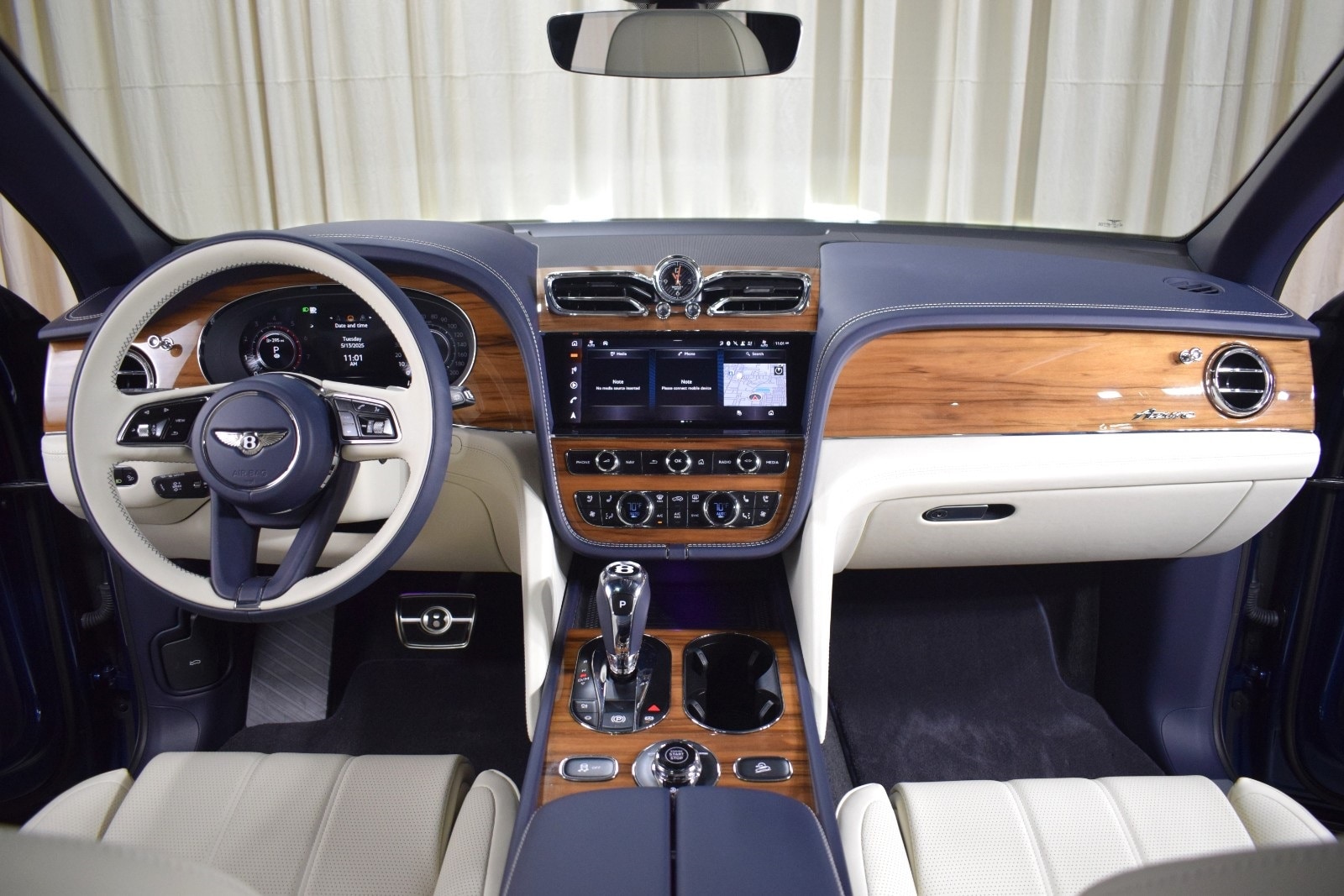 Certified 2024 Bentley Bentayga Azure with VIN SJAHT2ZV7RC025043 for sale in Troy, MI