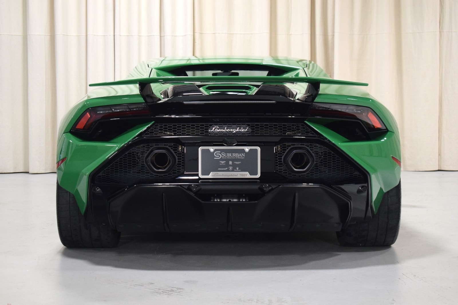 Thumbnail: 2023 Lamborghini Huracan - 13