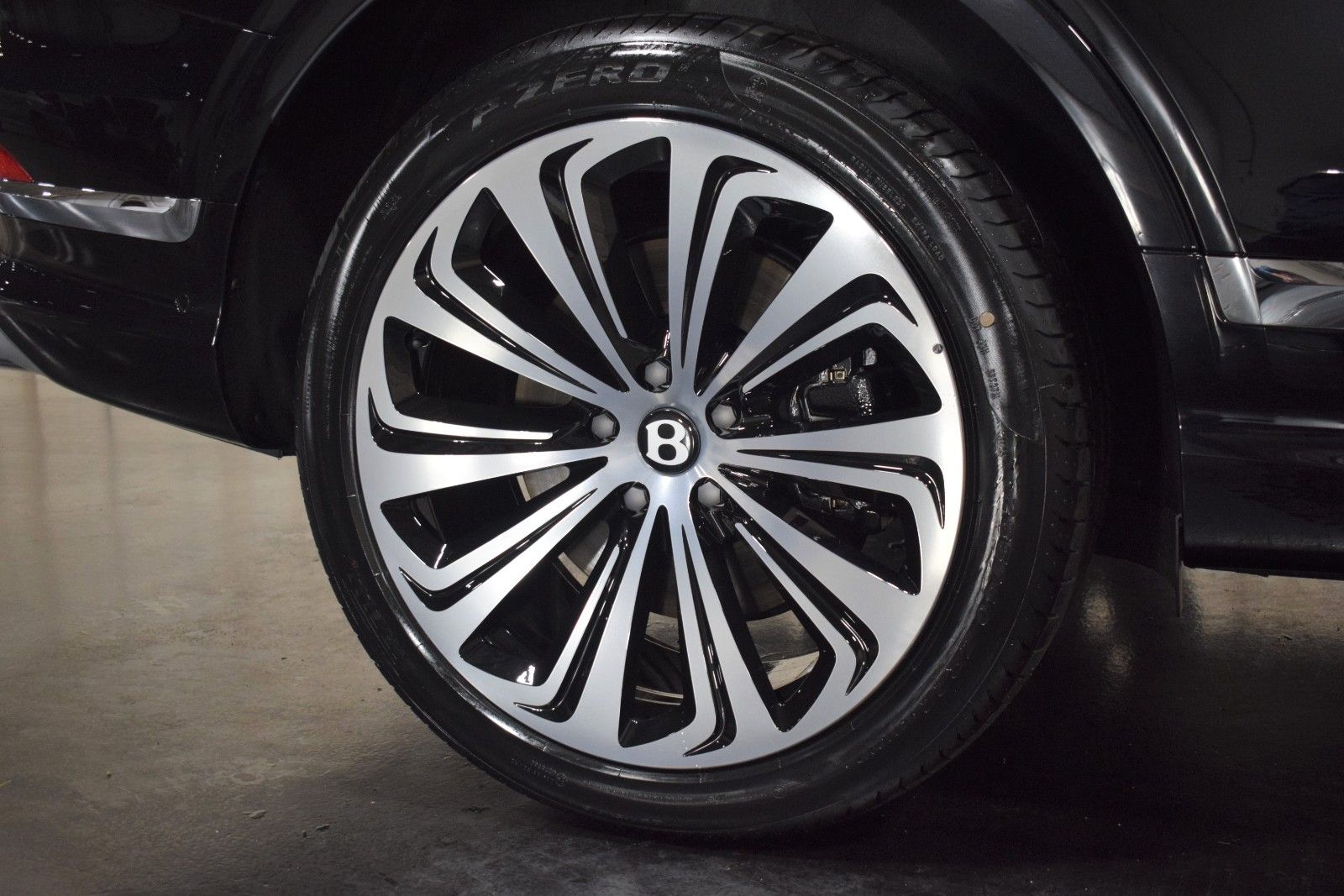 Thumbnail: 2024 Bentley Bentayga - 6