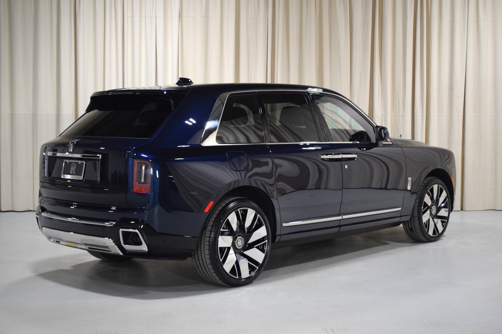 Thumbnail: 2026 Rolls-Royce Cullinan - 2