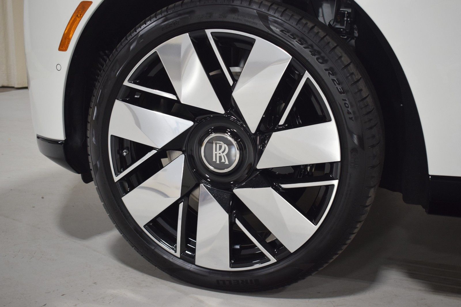 Thumbnail: 2026 Rolls-Royce Cullinan - 16