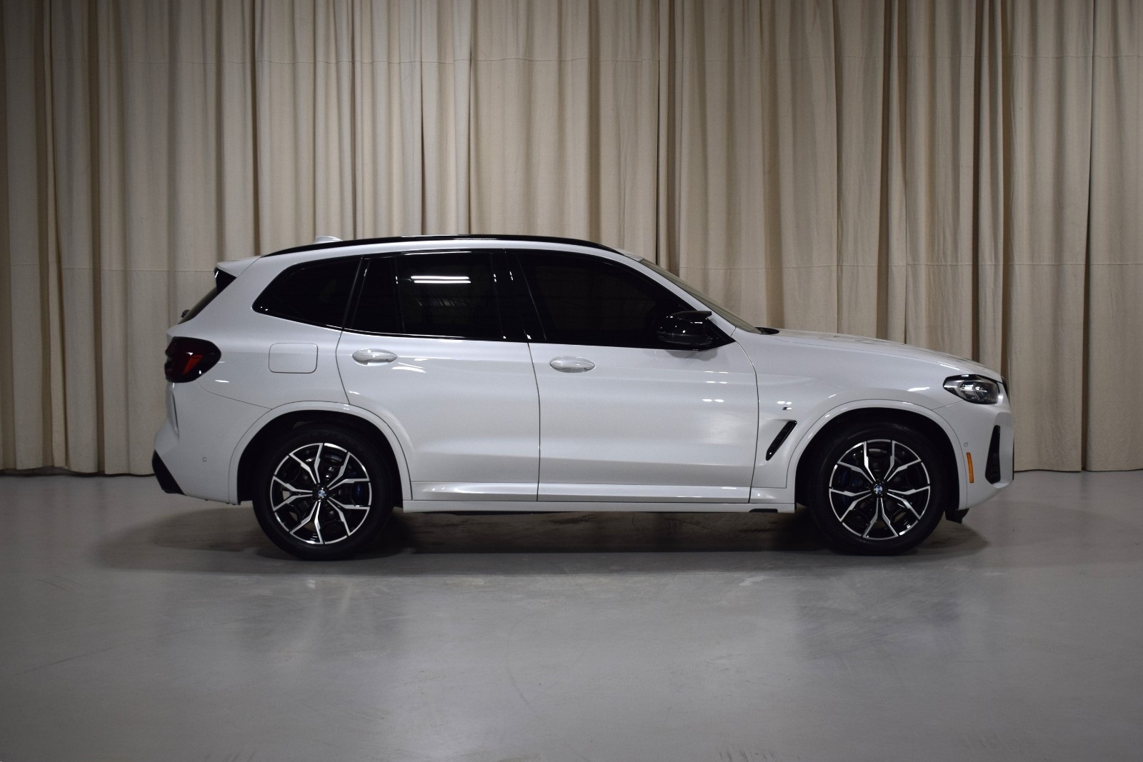Thumbnail: 2023 BMW X3 - 14
