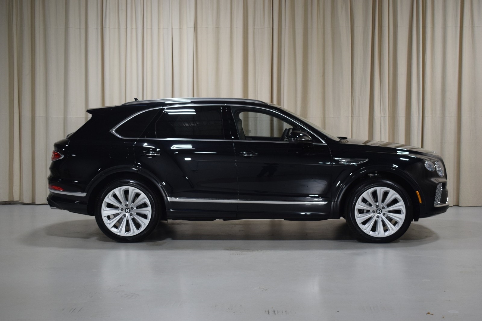 Thumbnail: 2025 Bentley Bentayga - 5