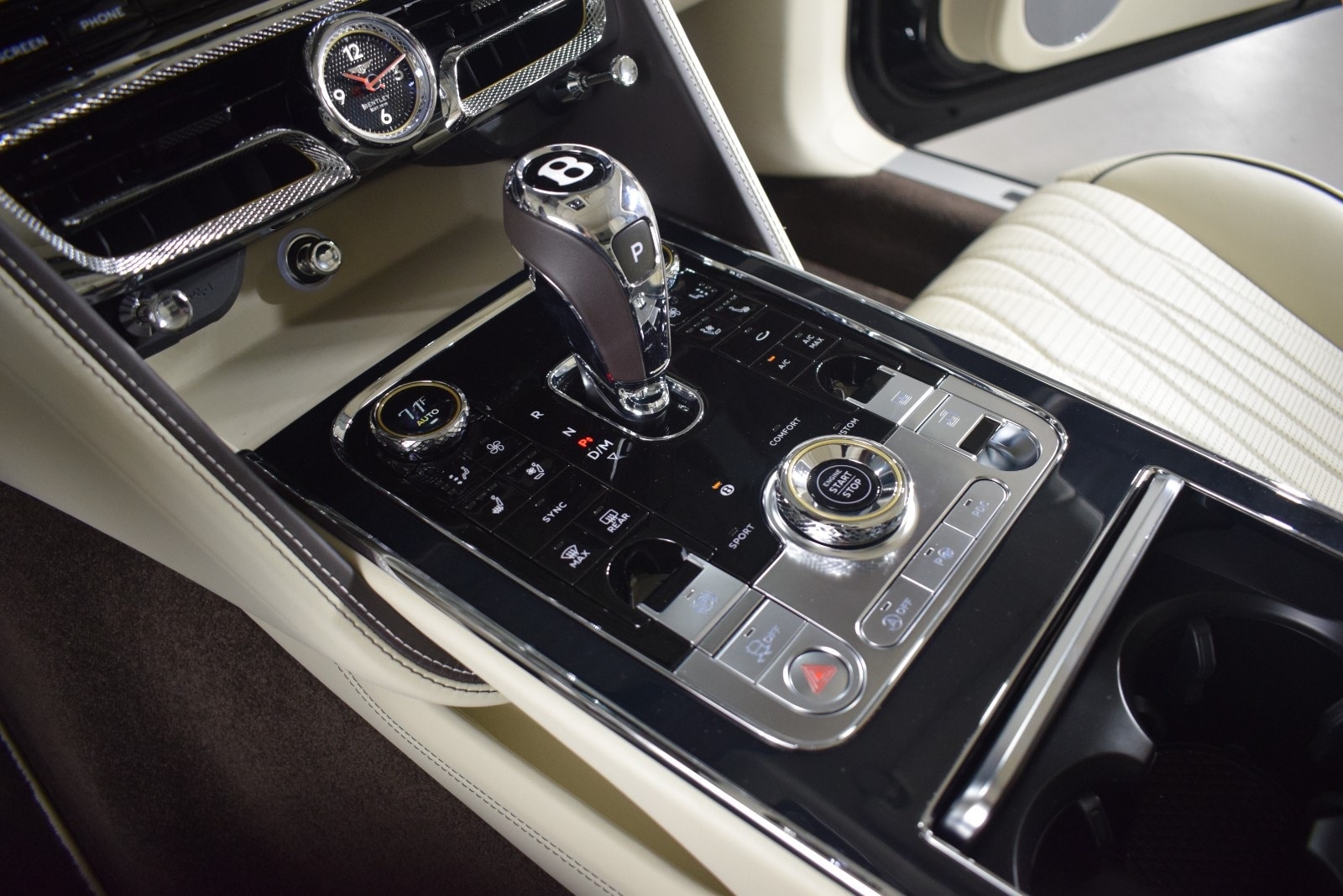 Thumbnail: 2020 Bentley Flying Spur - 34