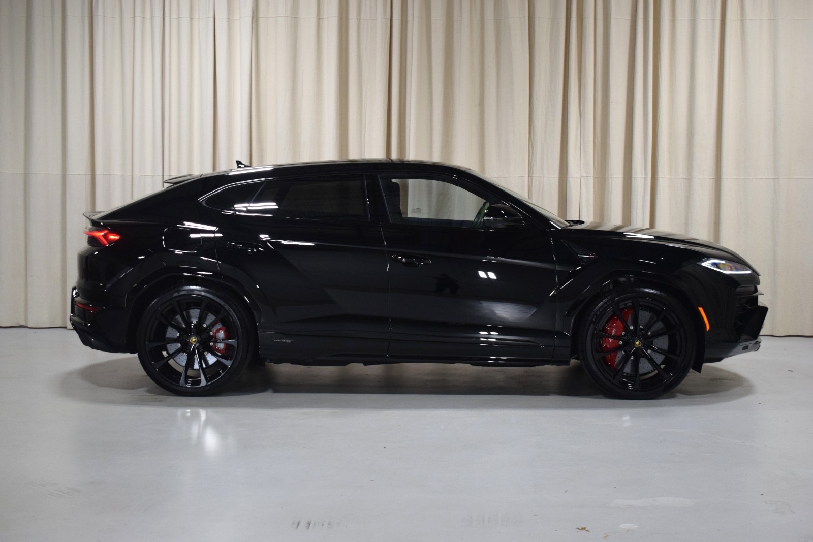 Thumbnail: 2025 Lamborghini Urus - 15
