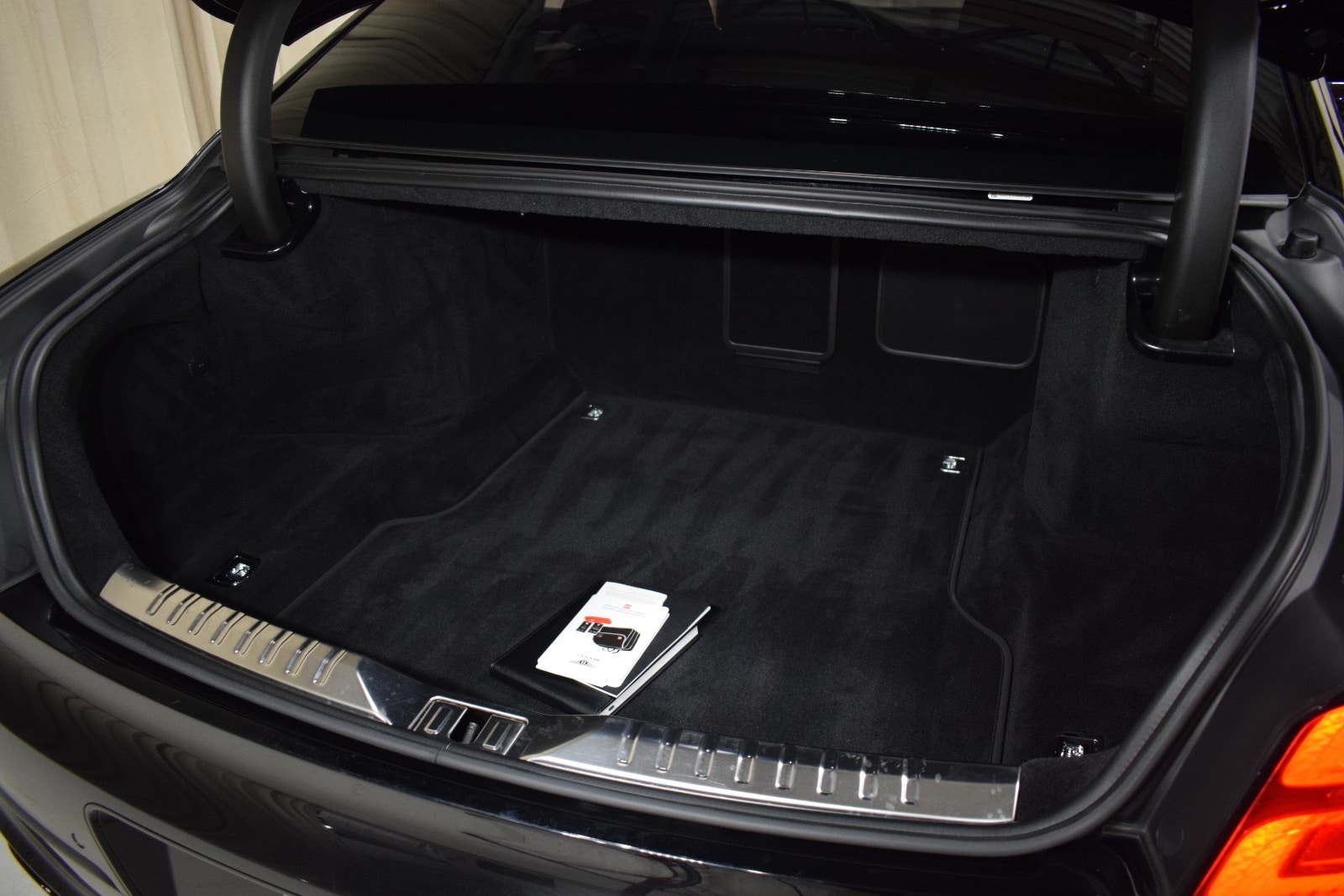 Thumbnail: 2023 Bentley Flying Spur - 42