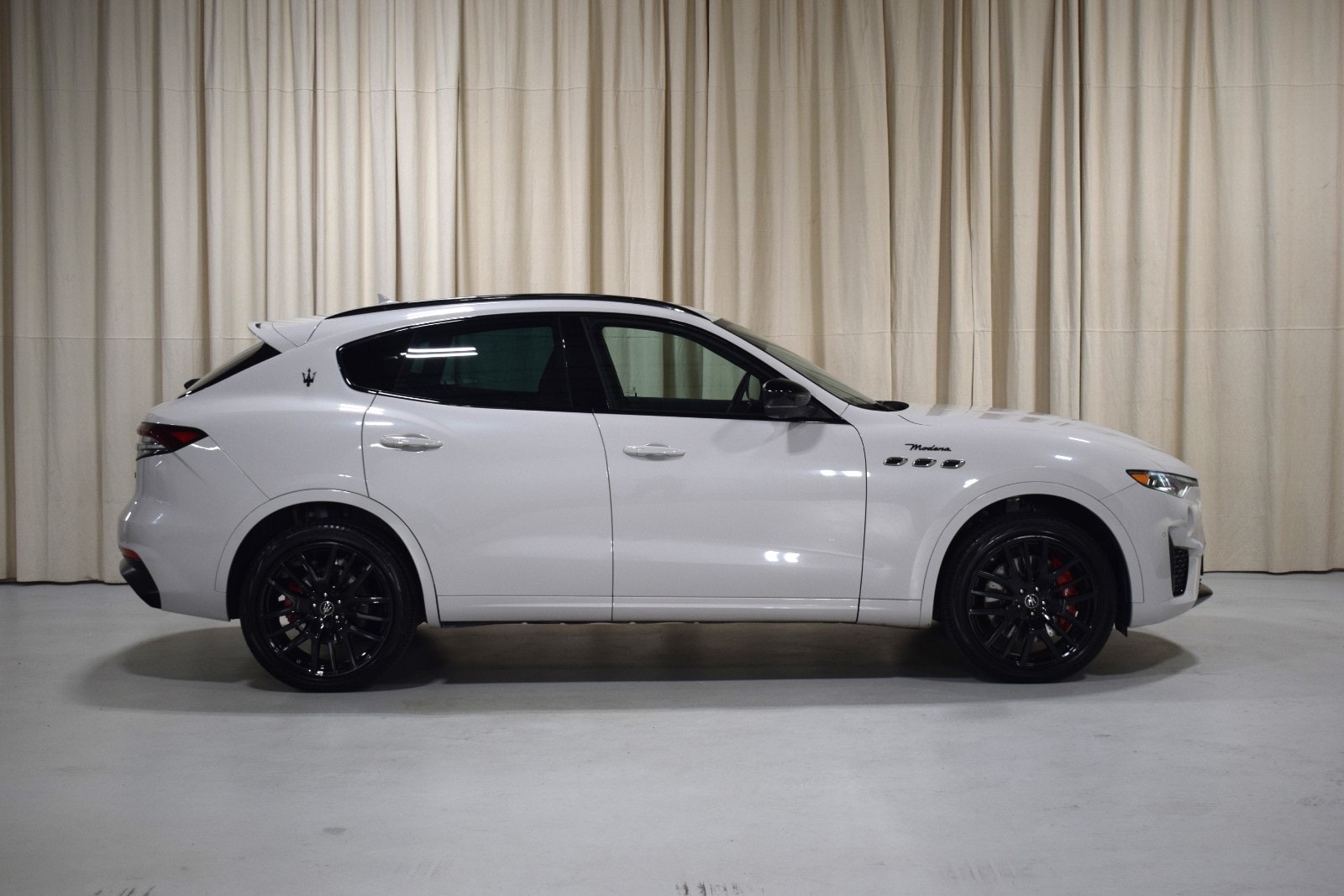 Thumbnail: 2022 Maserati Levante - 15
