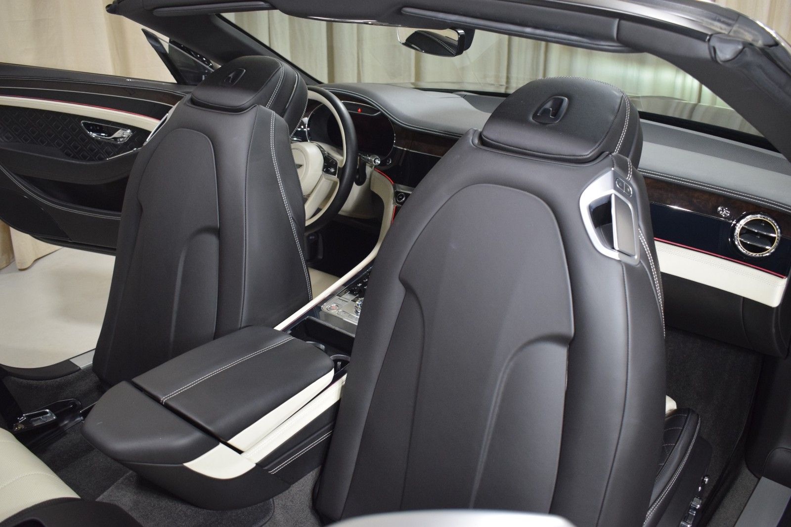 Thumbnail: 2020 Bentley Continental - 21