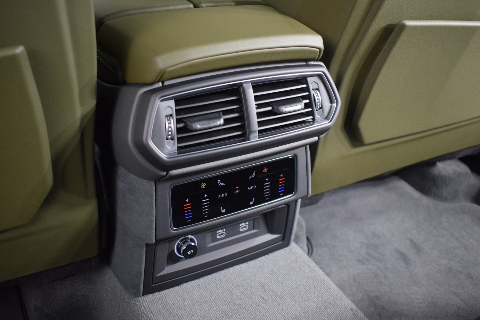 Thumbnail: 2025 Lamborghini Urus - 20