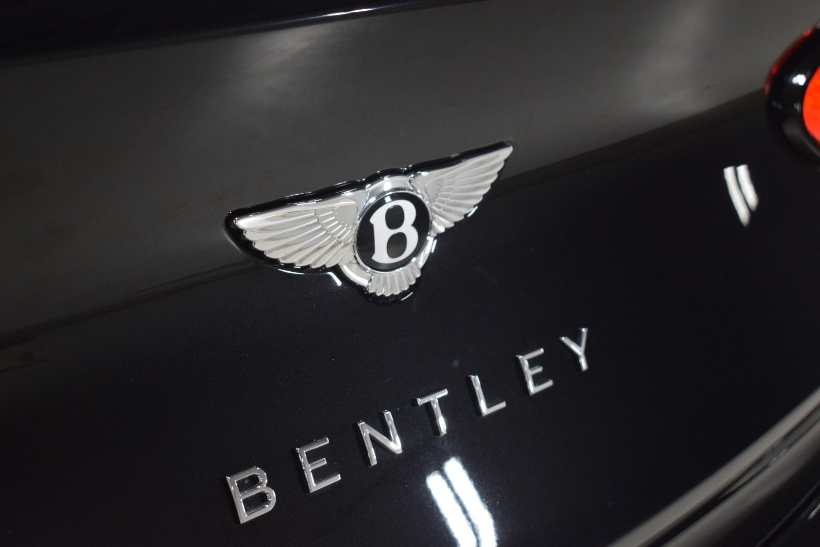 Thumbnail: 2022 Bentley Bentayga - 15