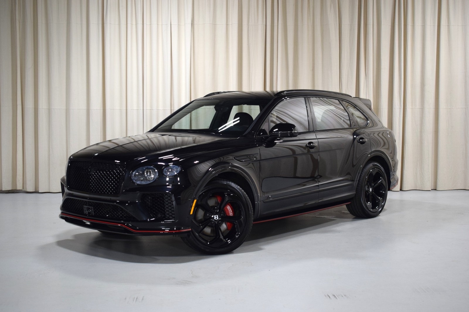 Thumbnail: 2025 Bentley Bentayga - 1